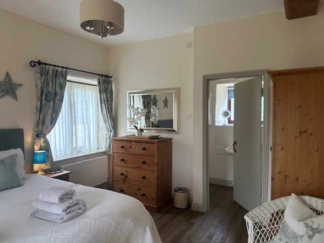 double-bed-cider-farm-reverse