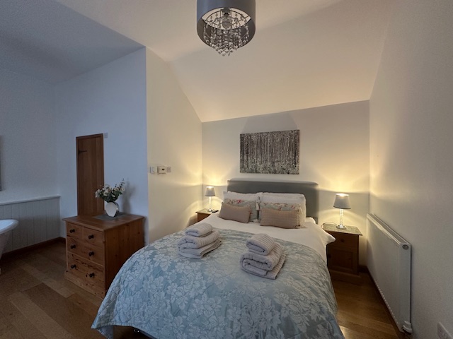 the-stables-double-bedroom